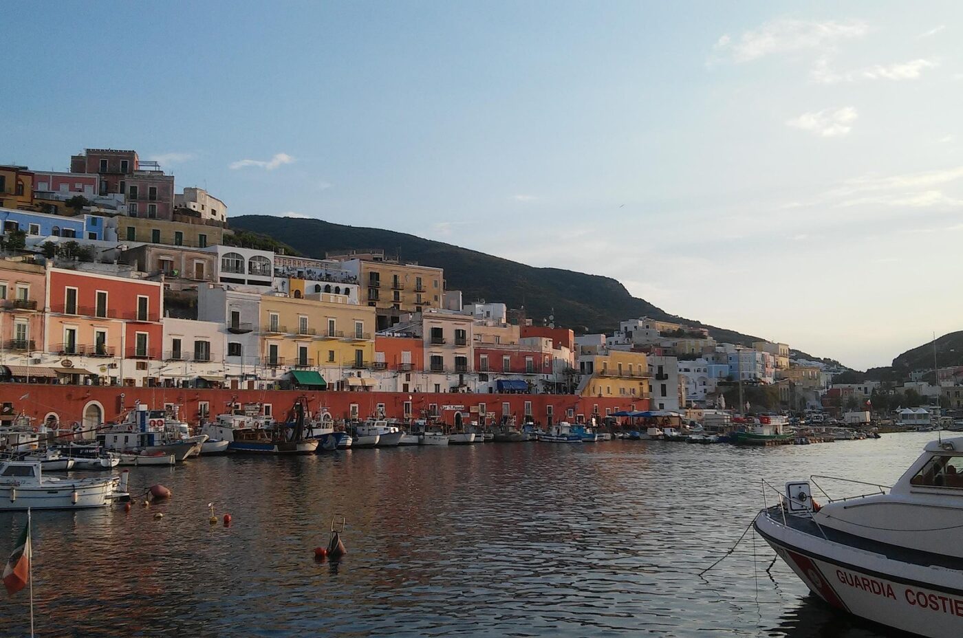 Isola di Ventotene – Storia, natura e sapori del Tirreno