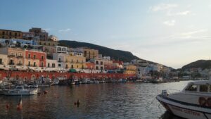 Isola di Ventotene – Storia, natura e sapori del Tirreno