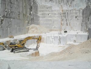 Tra Marmo e Meraviglia: escursione alle Cave di Carrara e al Castello Malaspina