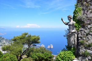 Napoli e il fascino intramontabile di Capri